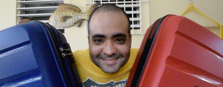 These Worry free traveling hacks actually work